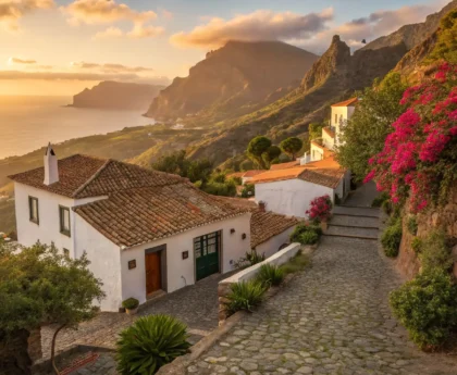 Pueblo andaluz al atardecer: romance y calma en la costa,Escapadas románticas en Andalucía